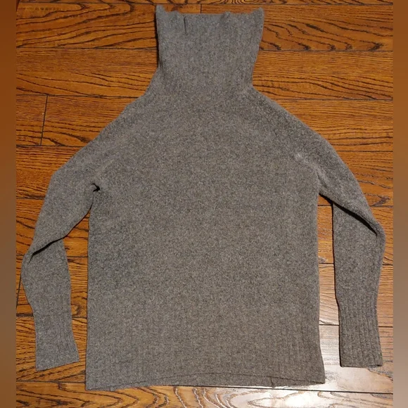 Aritzia Plutarch Wool Sweater XXS - Picture 7 of 7